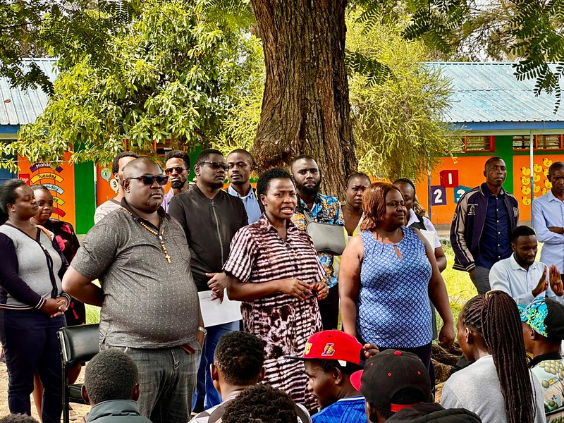 Principal Secretary MSMEs Development speaks to the youth beneficiaries in in Makadara Constituency