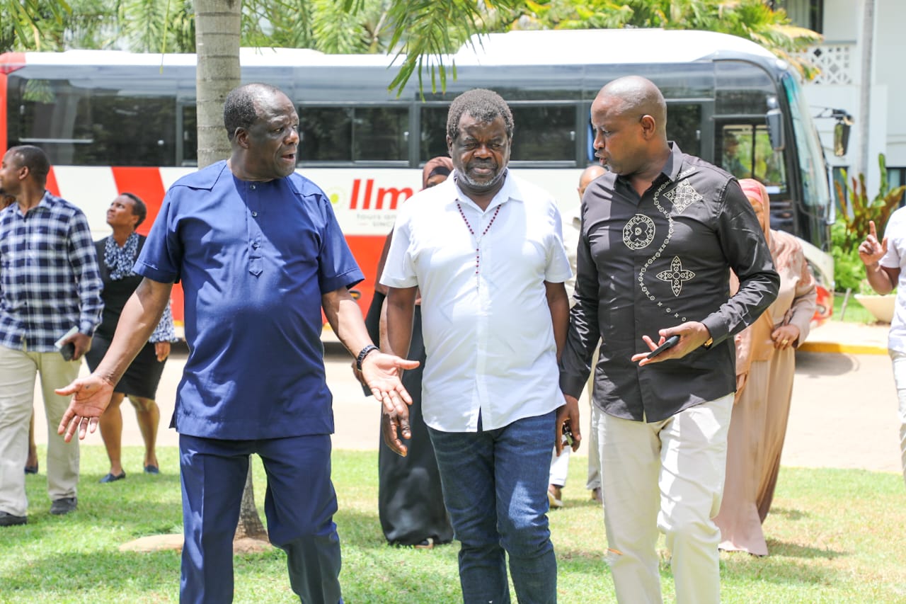 Hon. Wycliffe A. Oparanya, FCPA, EGH, Sen. Okiya Omtata alongsides PS. Co-operatives Patrick Kilemi, CBS