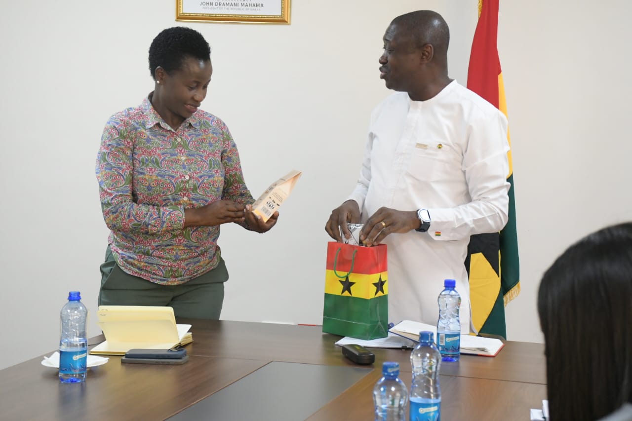 PS MSMEs receives gifts from Ghana High Commissioner 