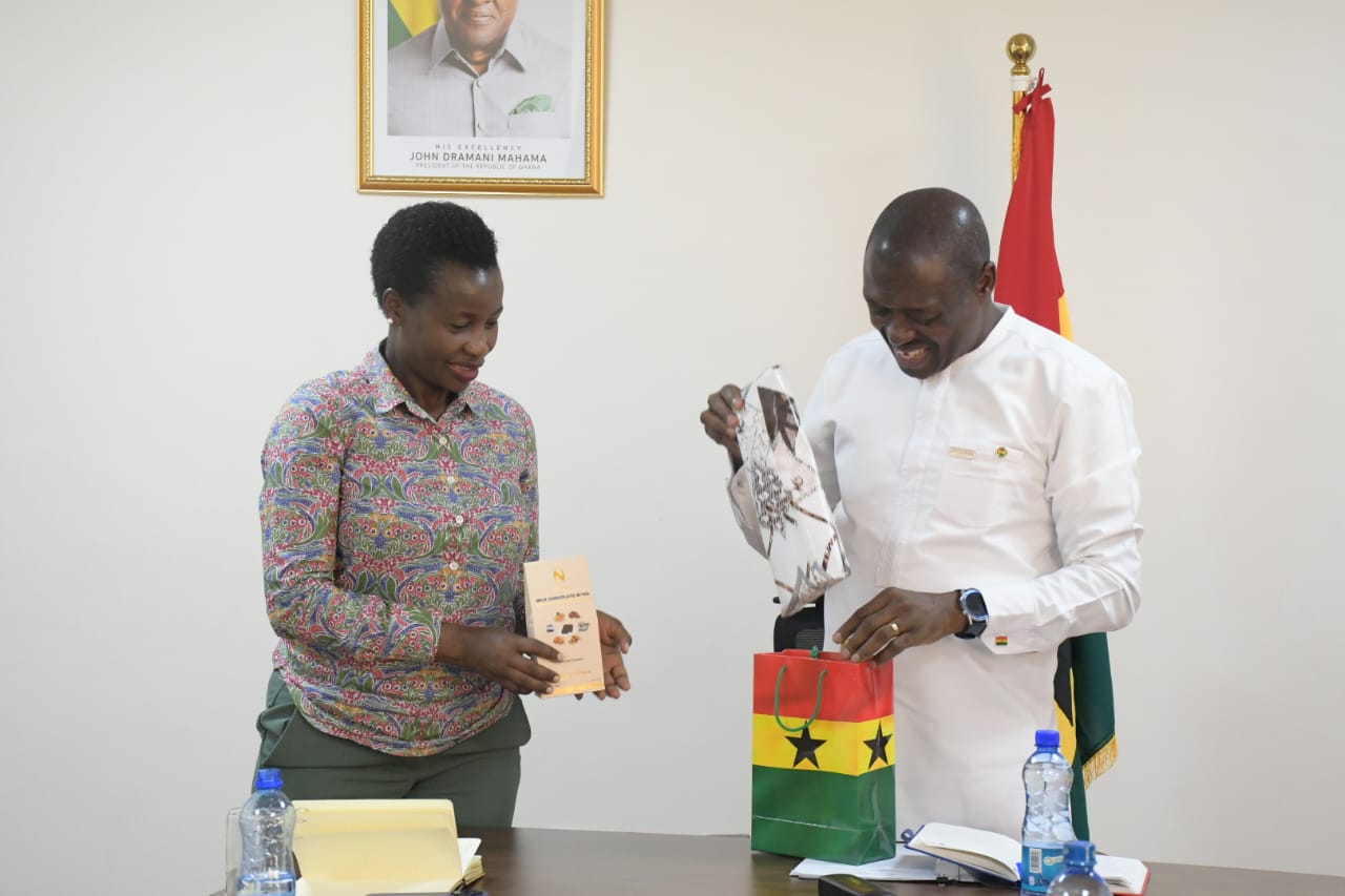 Ghana High Commissioner Damptey Asare presents gifts to PS MSMEs Development during her visit to the Ghana Embassy