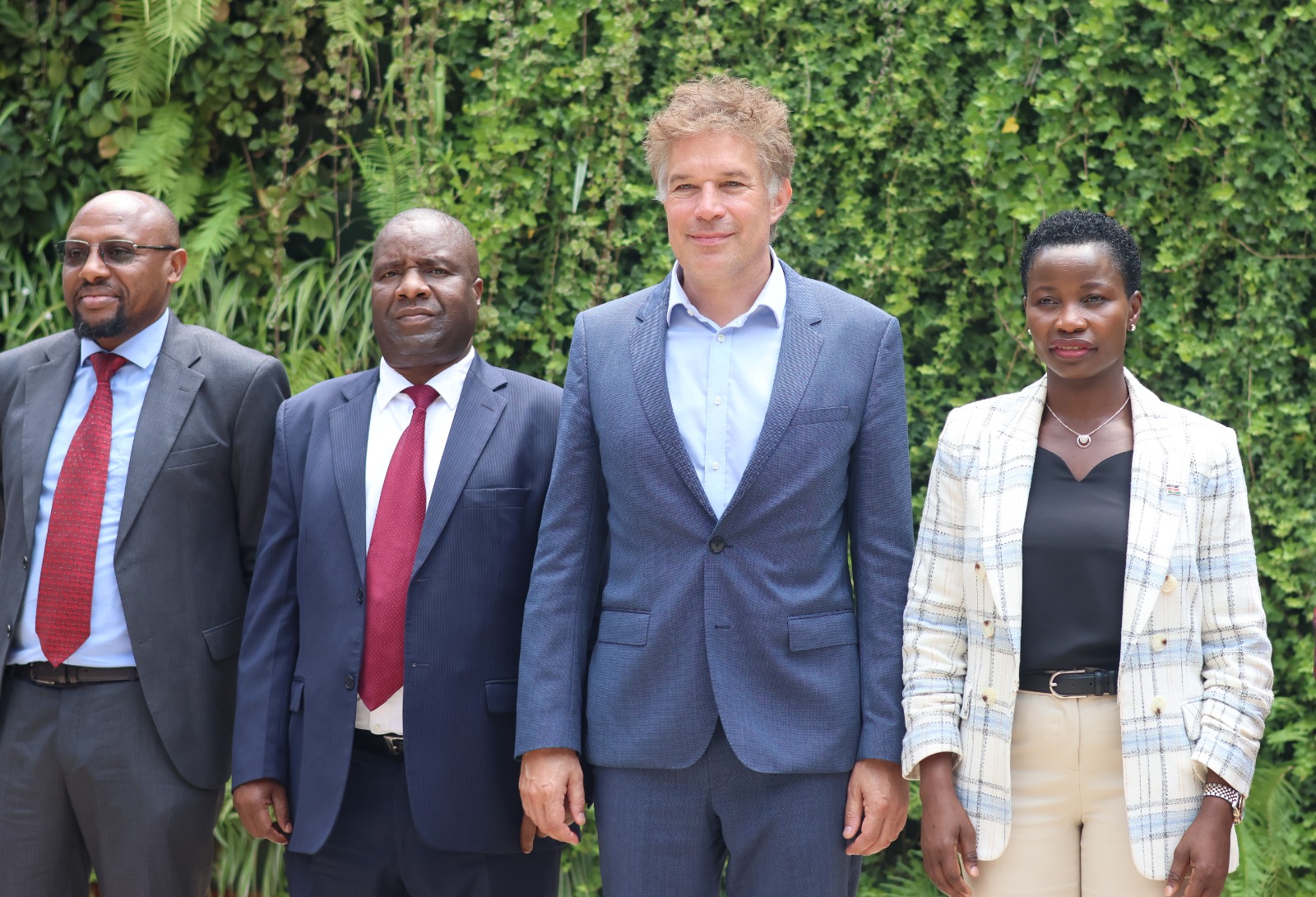 PS MSME alongside various dignitaries present at the SME Policy Review