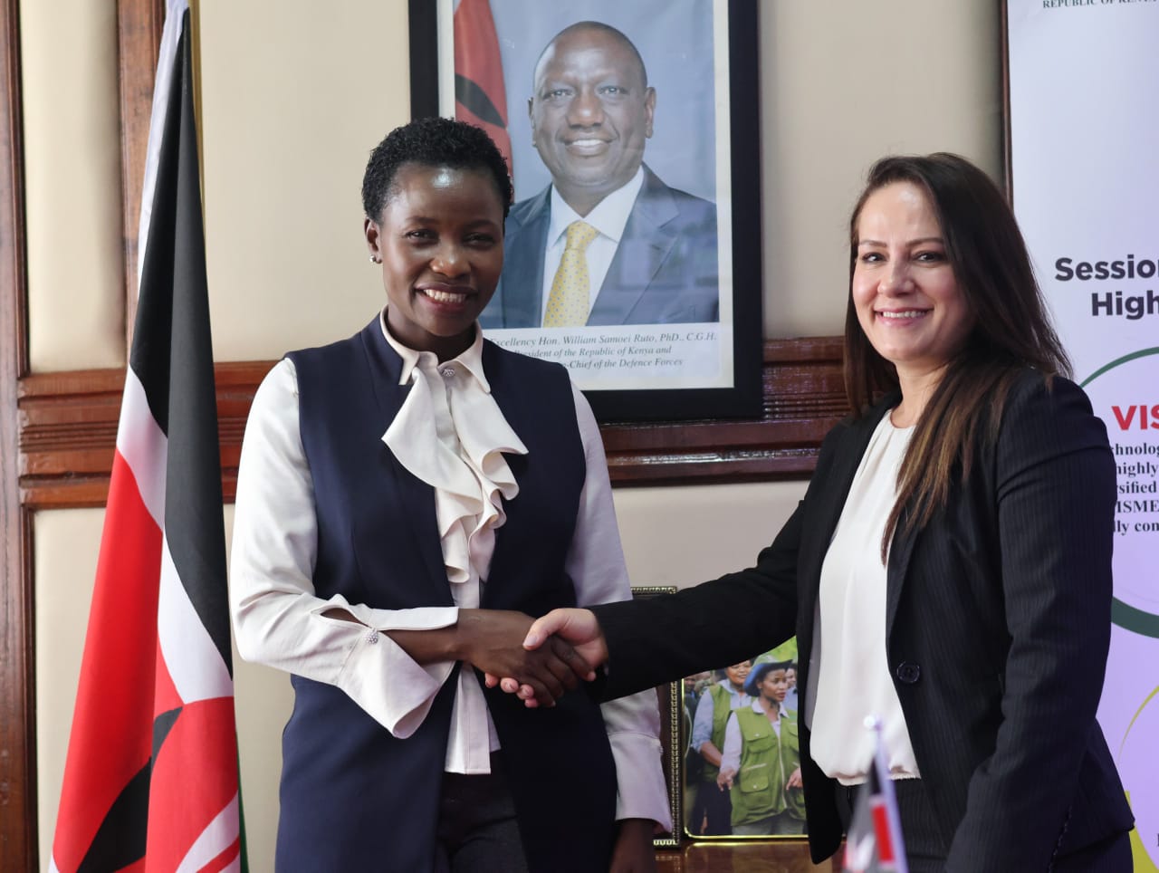 PS MSME handshakes representative from Jordan Enterprise Development Corporation (JEDCO) after deliberations on avenues of collaboration  (1)