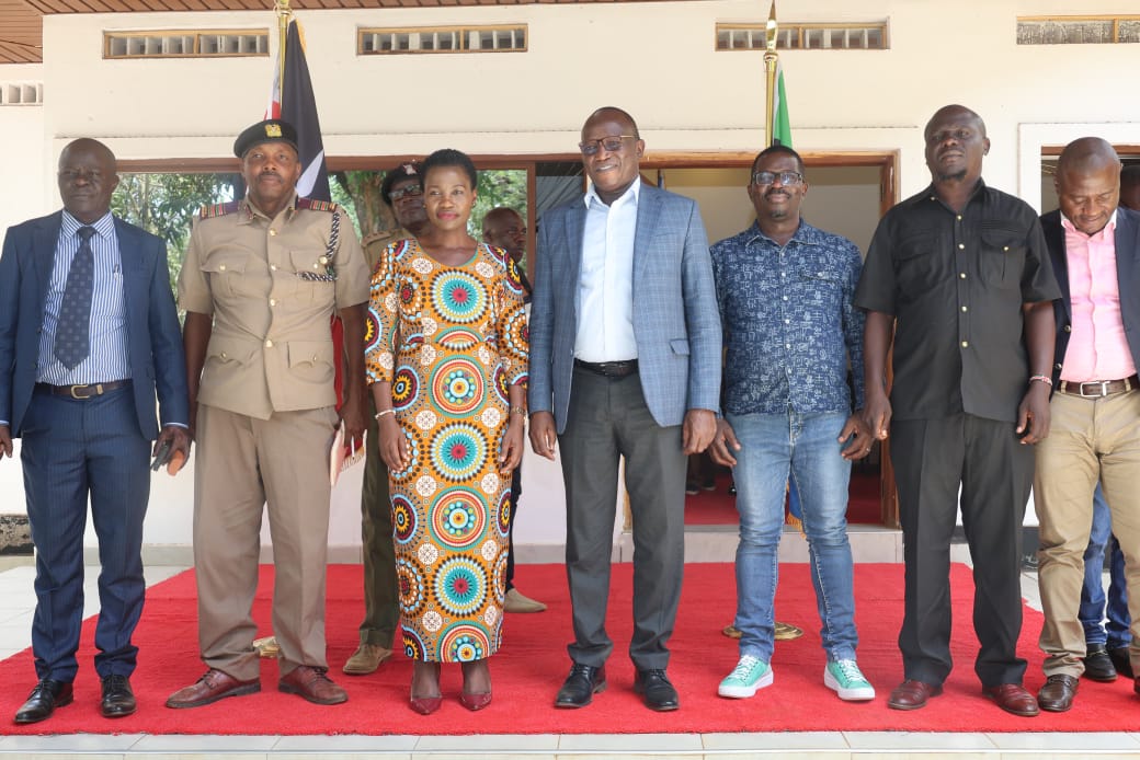 PS MSMEs pose for a photo alongside other delegates