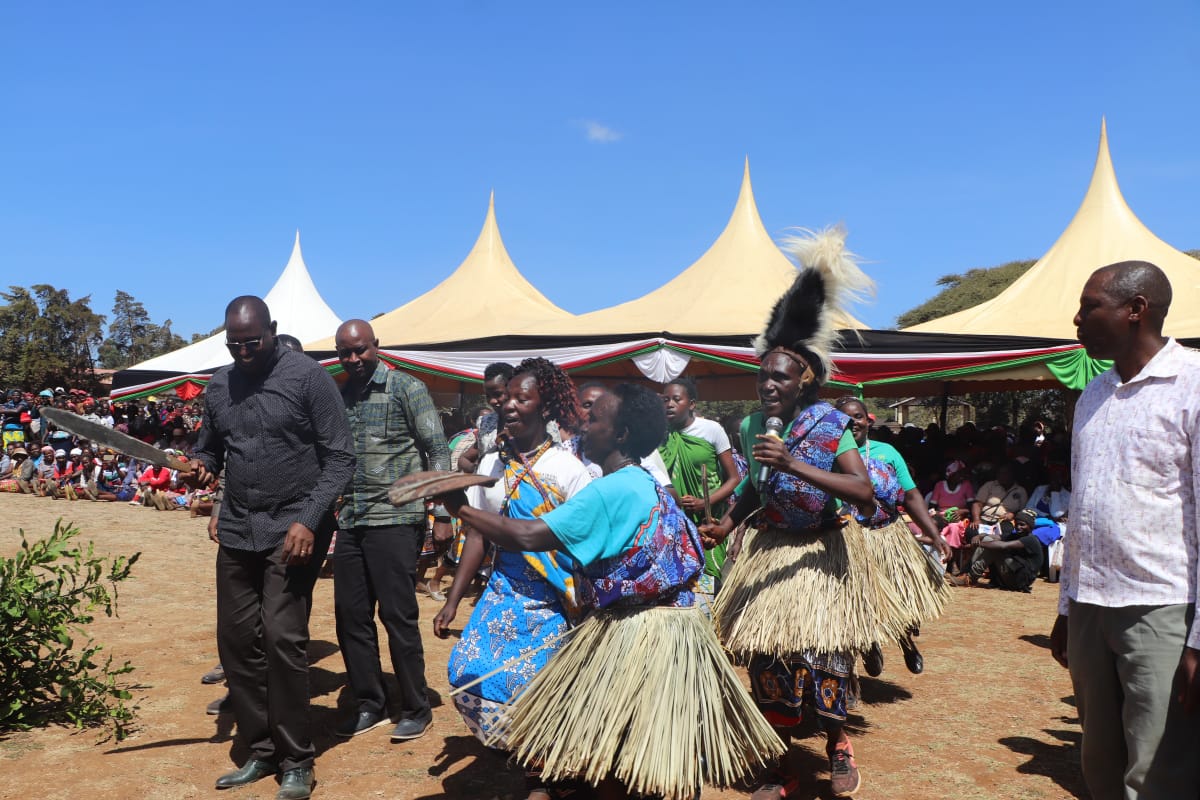 Dignitaries present participate in cultural dance