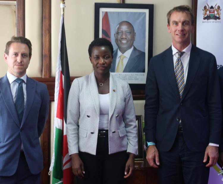 PS. MSMEs pose for a photo alongside UK Deputy High Commissioner after fruitful delibarations on economic growth with a particular focus on supporting MSMEs